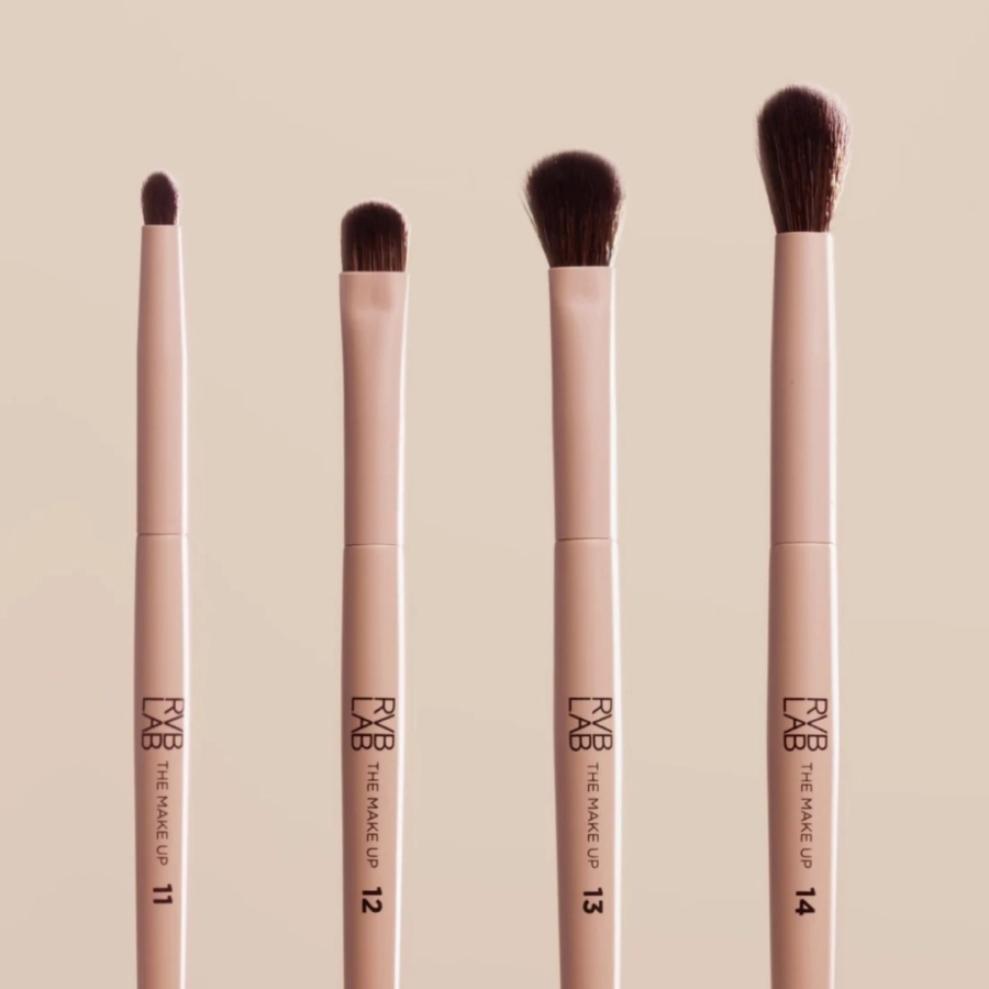 RVB LAB THE MAKE UP Precision Brush For Blending Eyeshadows 13 Precyzyjny pędzel do blendowania cieni 13