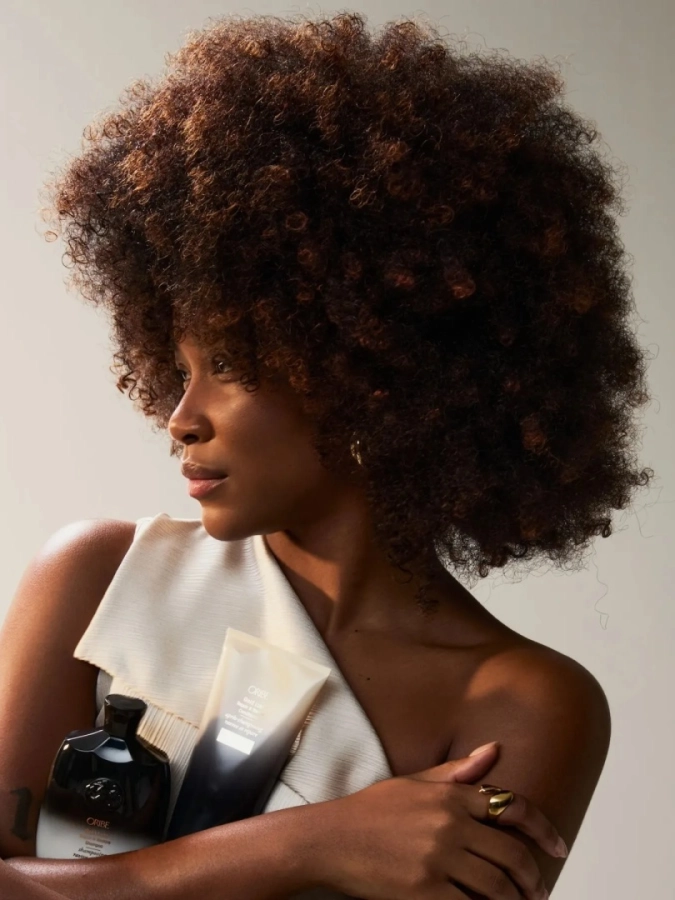 Oribe Gold Lust Repair & Restore Shampoo Szampon do odbudowy i regeneracji włosów suchych i zniszczonych 250 ml