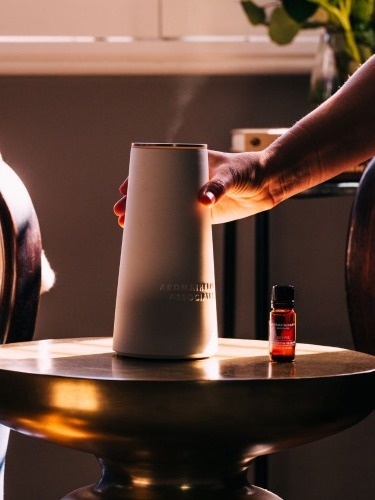 Aromatherapy Associates The Atomiser Przenośny dyfuzor rozpylający mgiełkę czystych olejków
