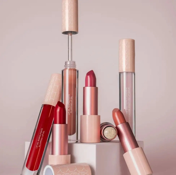 RVB LAB THE MAKE UP Volumising Lip Balm Intensywnie wypełniająca pomadka numer 45 3,7 g