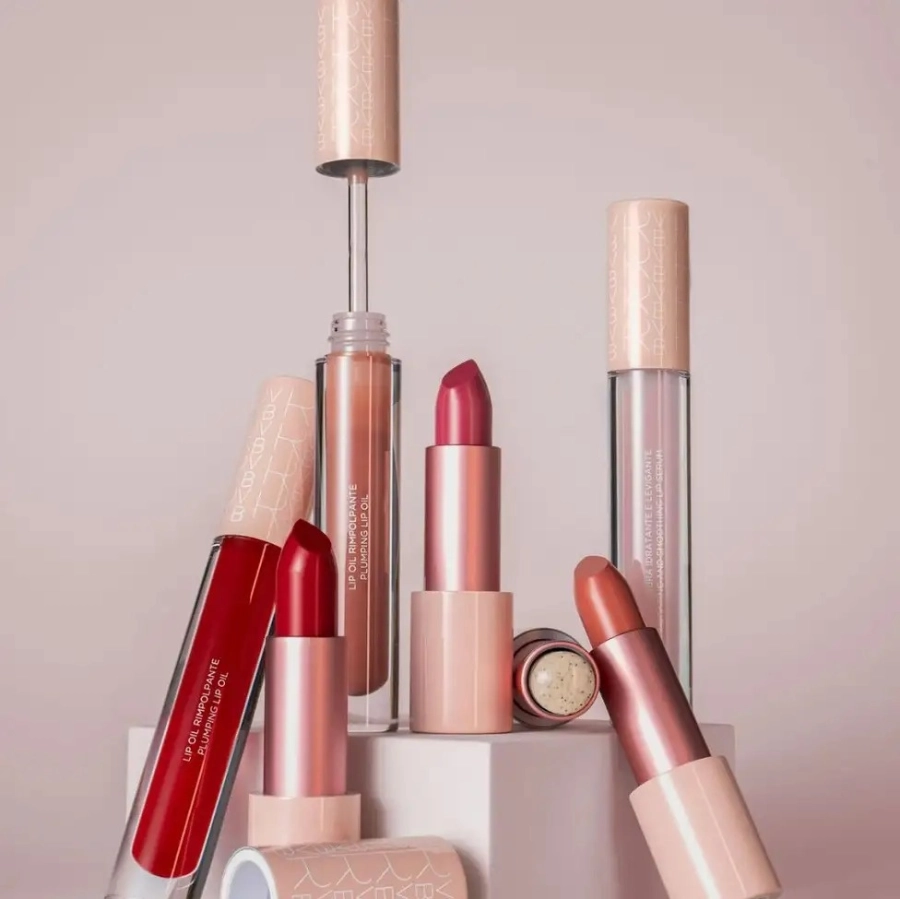 RVB LAB THE MAKE UP Volumising Lip Balm Intensywnie wypełniająca pomadka numer 45 3,7 g