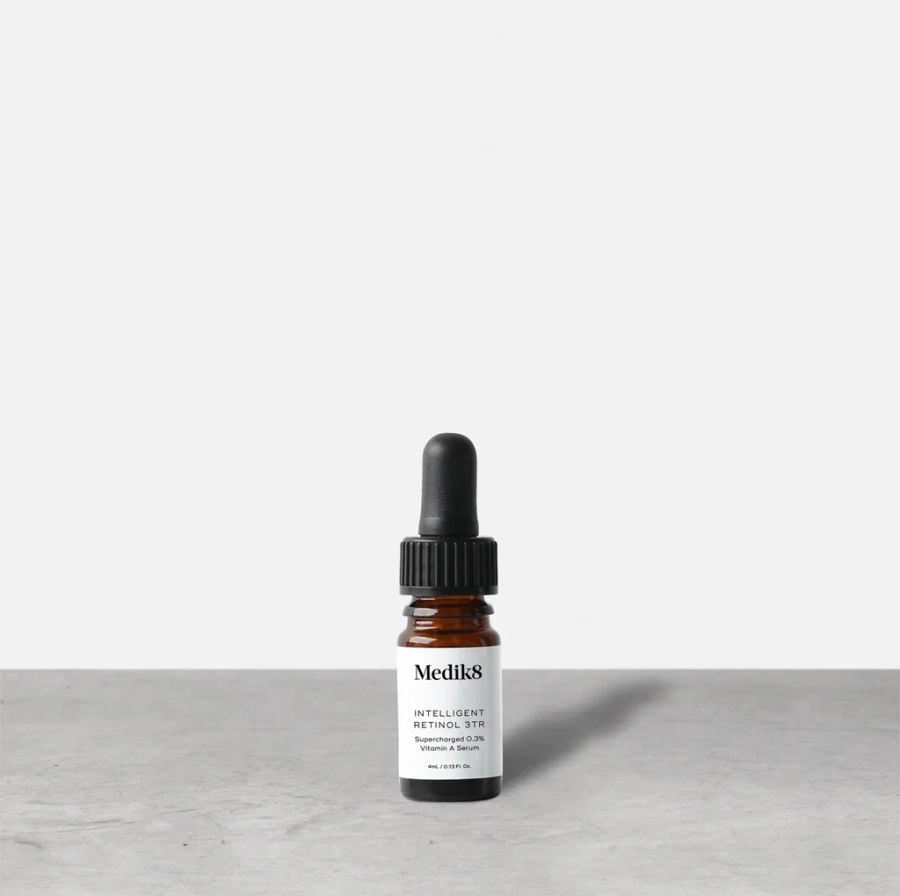 Medik8 Intelligent Retinol 3TR Przeciwstarzeniowe serum do twarzy z witaminą A 0,3% 4 ml