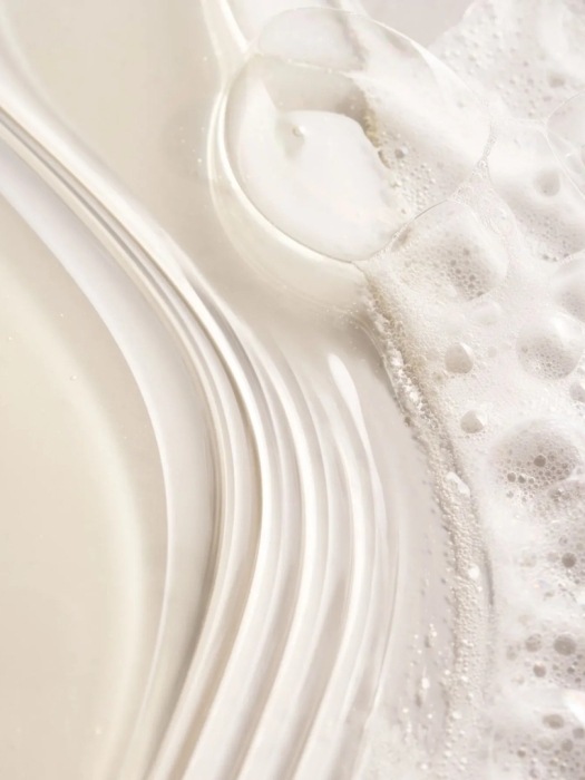 Oribe Serene Scalp Densifying Shampoo Szampon zagęszczający i wzmacniający włosy, redukujący ich wypadanie 250 ml