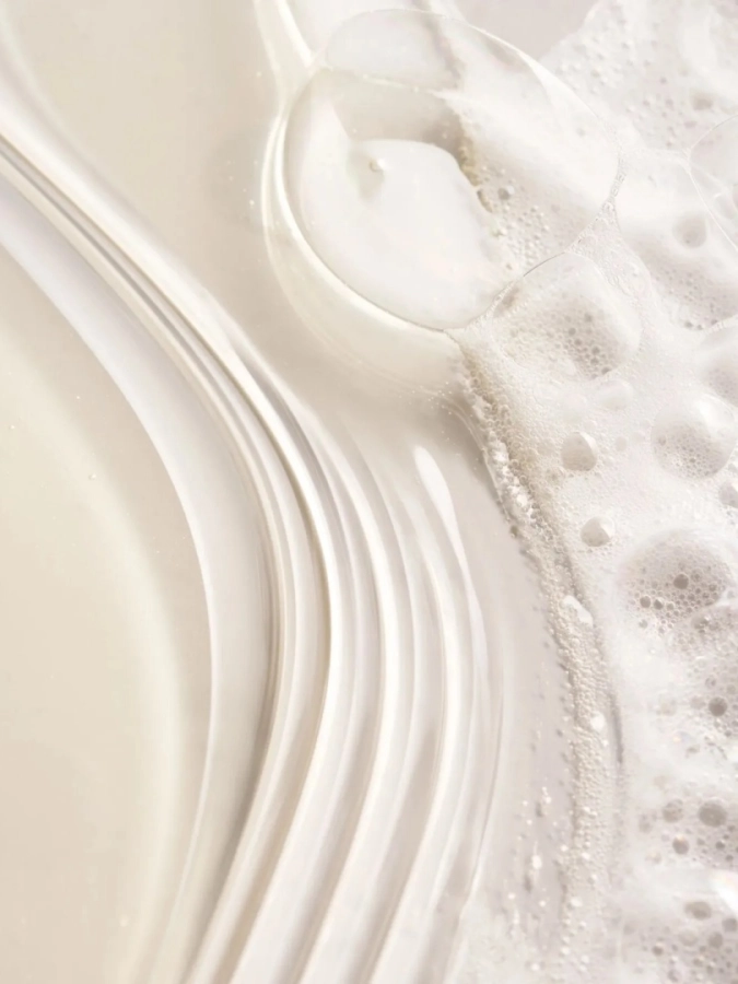 Oribe Serene Scalp Densifying Shampoo Szampon zagęszczający i wzmacniający włosy, redukujący ich wypadanie 250 ml