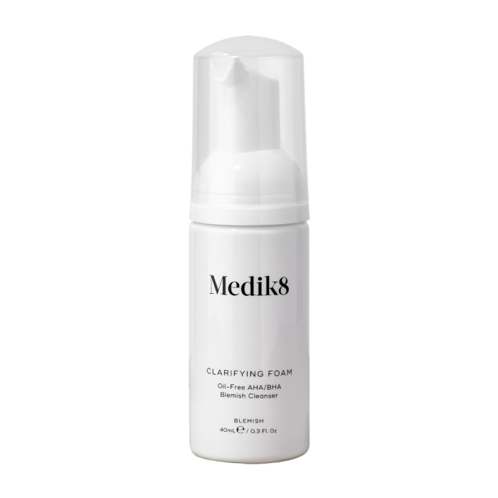 MEDIK8-Clarifying-Foam-bezolejowa-pianka-oczyszczajaca-z-kwasami-AHA-BHA-40ml.jpg