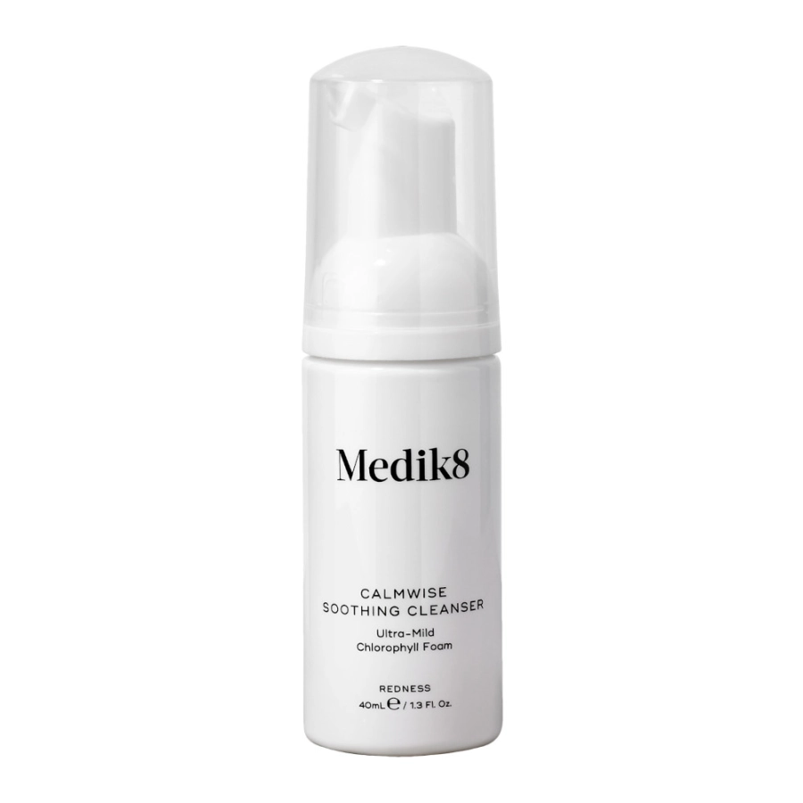 MEDIK8-Calmwise-Soothing-Cleanser-pianka-oczyszczajaca-dla-skory-sklonnej-do-zaczerwienien-40ml.jpgMedik8 Try Me Size Calmwise Soothing Cleanser Łagodna pianka oczyszczająca, redukująca zaczerwienienia skóry 40 ml