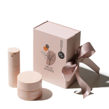 VAGHEGGI Gift box Delay infinity Krem do twarzy na dzień 50 ml + Serum do twarzy z retinolem 30 ml