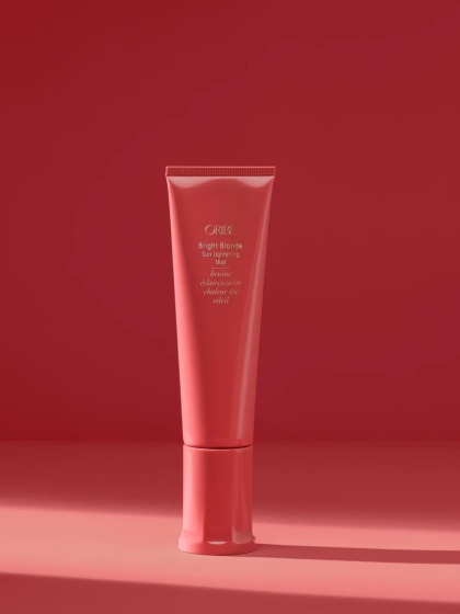 Oribe Bright Blonde Sun Lightening Mist Rozświetlająca mgiełka do włosów blond 90 ml