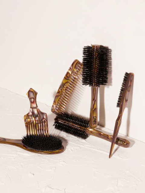 Oribe Italian Resin Teasing Brush Cienka szczotka