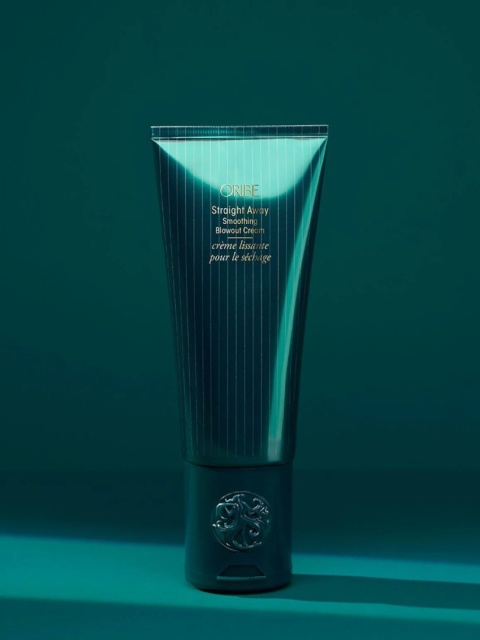 Oribe Moisture&Control Straight Away Smoothing Blowout Cream Wygładzający krem do układania prostych, gładkich stylizacji 150 ml
