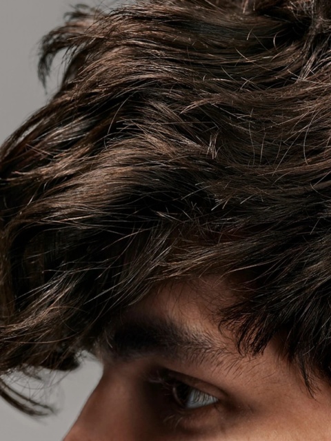 Oribe Signature Flash Form Finishing Spray Wax Delikatnie teksturyzująca i utrwalająca mgiełka-wosk 150 ml