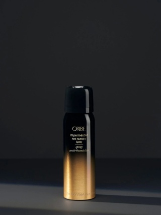 Oribe Signature Imperméable Anti-Humidity Spray Spray chroniący przed wilgocią i utrwalający stylizacje 75 ml