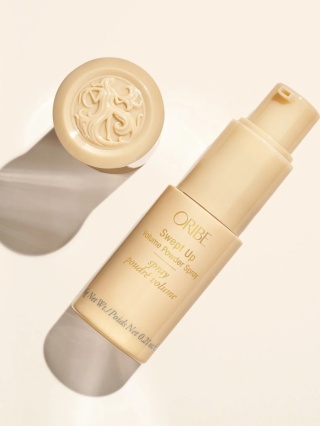 Oribe Signature Swept Up Volume Powder Spray Puder do włosów nadający objętość i teksturę 6 g