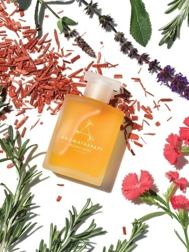 Aromatherapy Associates Inner Strenght Bath and Shower Oil Wzmacniający olejek do kąpieli i pod prysznic 55 mlAromatherapy Associates Inner Strength Bath and Shower Oil Wzmacniający olejek do kąpieli i pod prysznic 55 ml