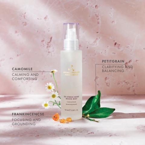 Aromatherapy Associates De-Stress Mind Mood Mist Odprężająca mgiełka pomagająca wyciszyć umysł 100 ml