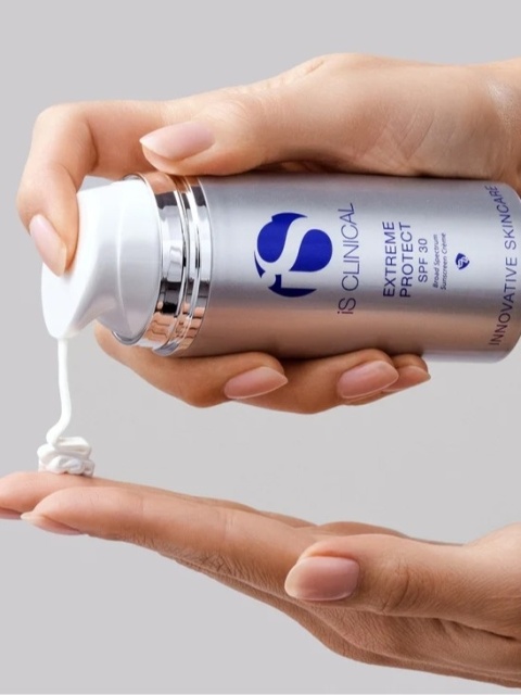 IS Clinical Extreme Protect SPF 30 Krem odbudowujący, nawilżający, z ochroną UVA/UVB 50 g