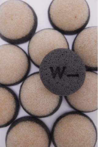 WOODS_COPENHAGEN Active Charcoal Konjac Sponge