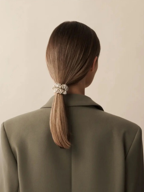 LUARE The Mini Scrunchie Zestaw 2 jedwabnych gumek do włosów kolor BEIGE